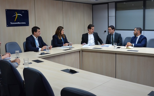 Confederao e STN debatem pautas que podem aprimorar autonomia municipal