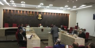 TCEPB responsabiliza ex-secretria por pagamento irregular de honorrios e rejeita contas de prefeituras